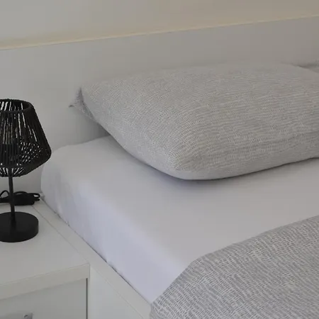 Lea Apartment *