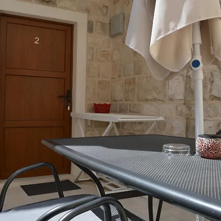 Lea Apartment *