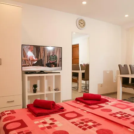 Lea Apartment *